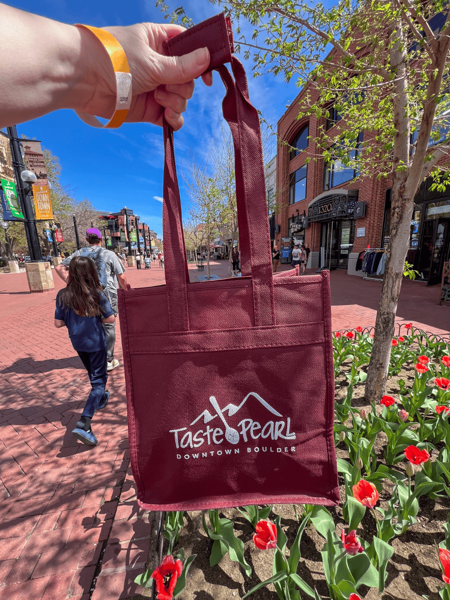 Taste of Pearl Souvenir Bag