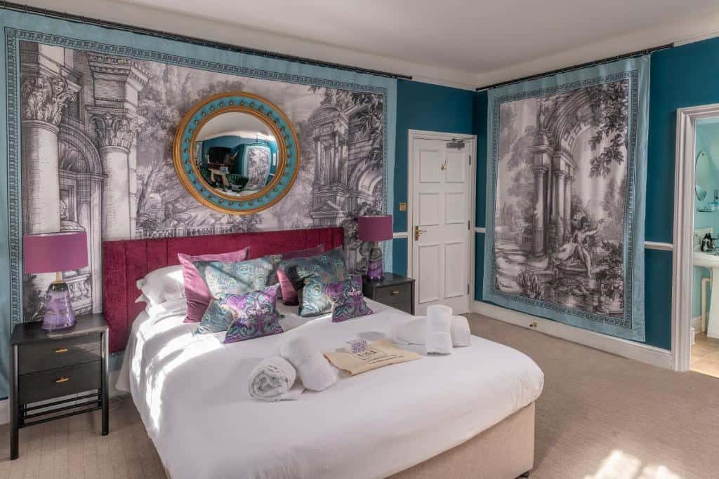 Cozy hotel room walking the Cotswolds at Dial House in Bourton-on-the-Water